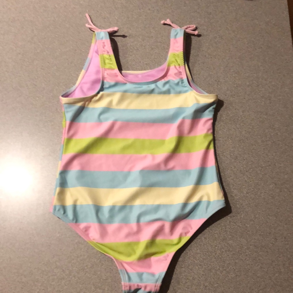 Girls bathing suit - Picture 2 of 3